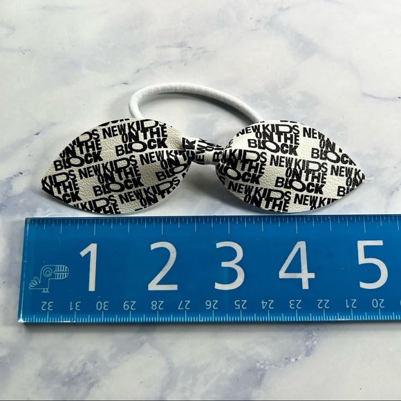 🎤🎶New Kids on the Block hair bow, NKOTB, vegan leather - Picture 2 of 2